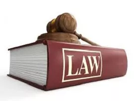 Which is better: A legal apprenticeship or a law degree?